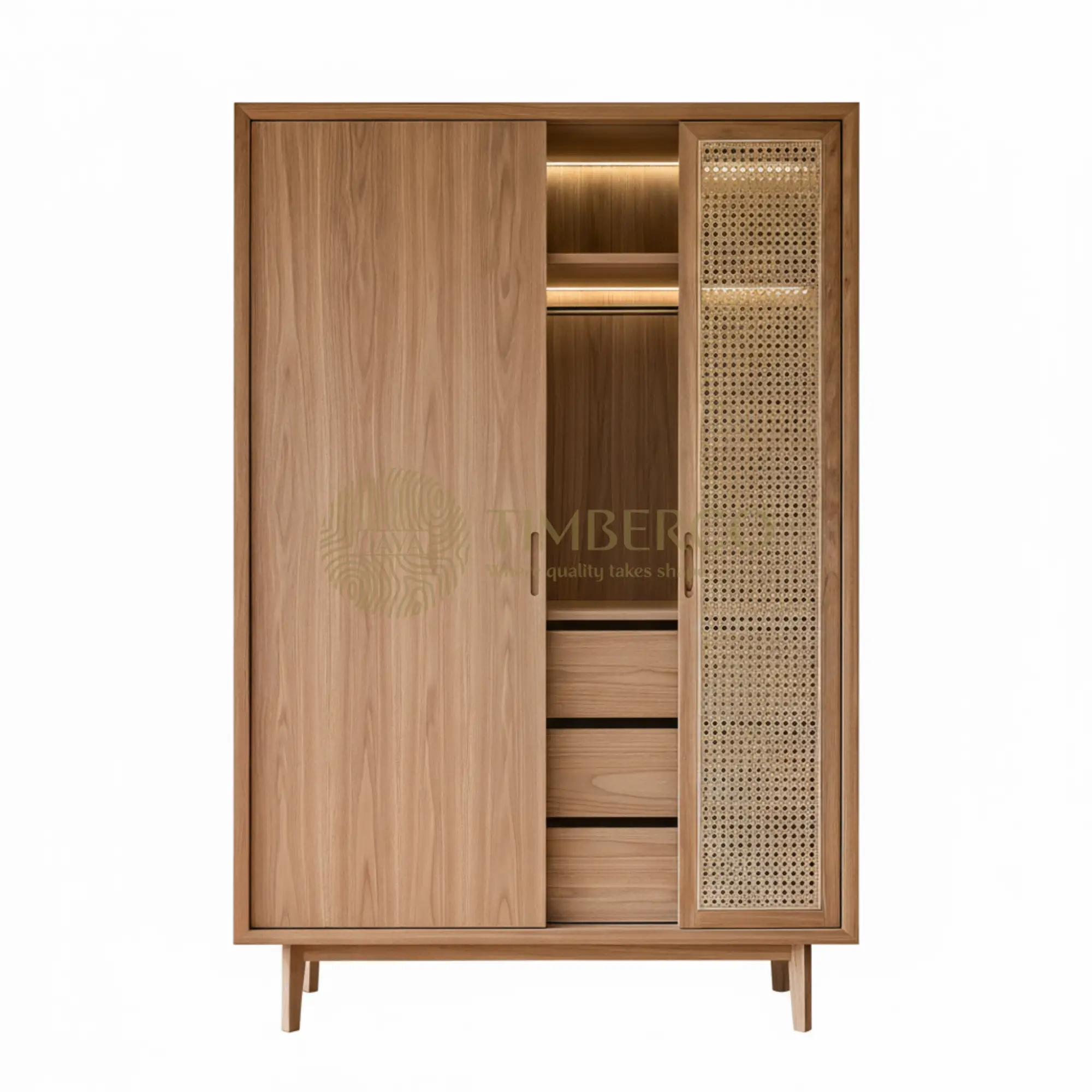 Pengrajin sedang membuat furnitur